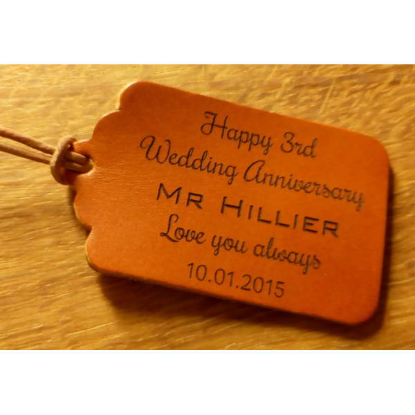 Personalised leather Key fobs, Tags or Keyrings - Scalloped edge